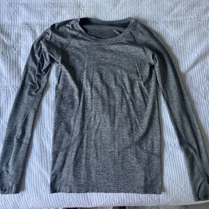 Lululemon Swiftly Tech Long-Sleeve Shirt- size 6